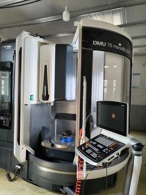 High Precision Self-Centered Vise Dan 4hole Manual Fixure Untuk 5axis Cnc Working By 96 Series