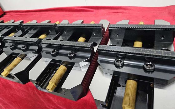 wakil pemusatan diri presisi bahan baja untuk alat pemesinan cnc 3 sumbu 4 sumbu 5 sumbu